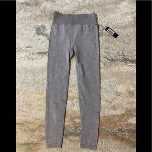 Savvi Aggie leggings in Alloy color NWT